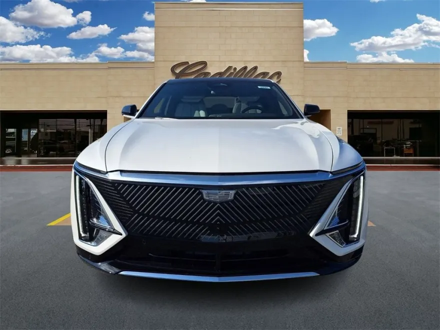 2025 Cadillac Lyriq Luxury photo 7
