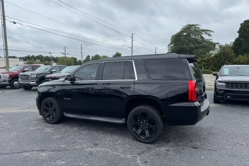 2016 Chevrolet Tahoe LT photo 1
