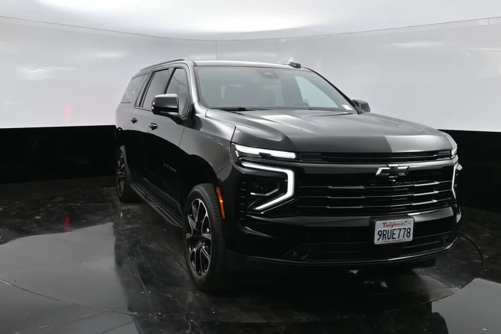 2025 Chevrolet Suburban RST photo 1