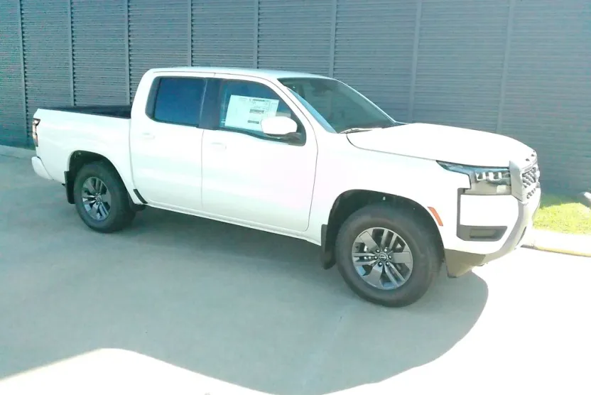 2026 Nissan Frontier Crew Cab PRO-4X photo 1