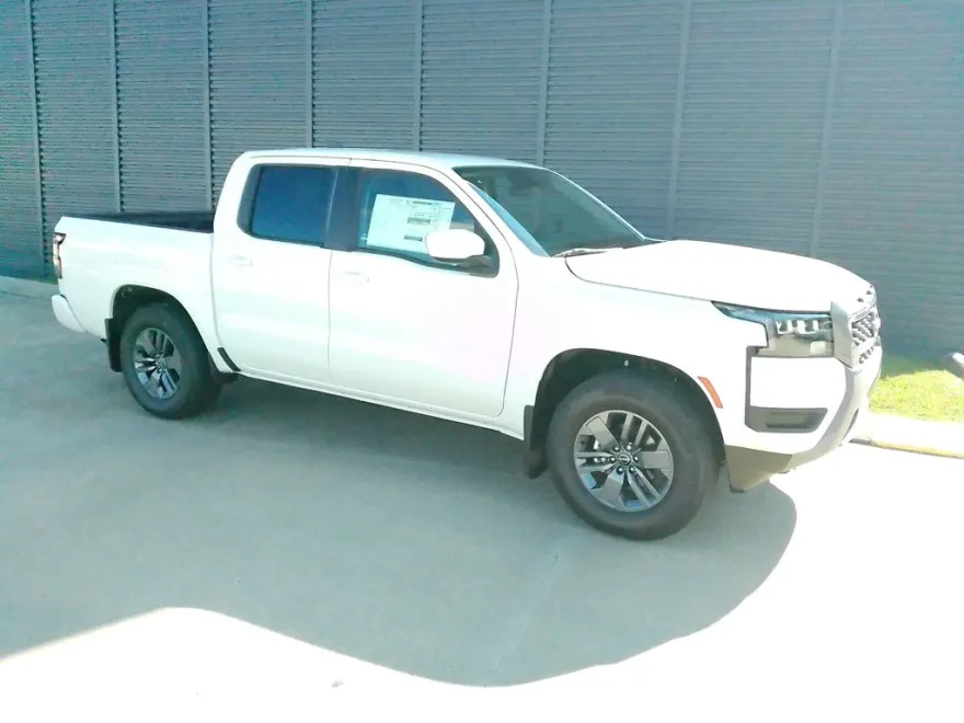 2026 Nissan Frontier Crew Cab PRO-4X photo 1