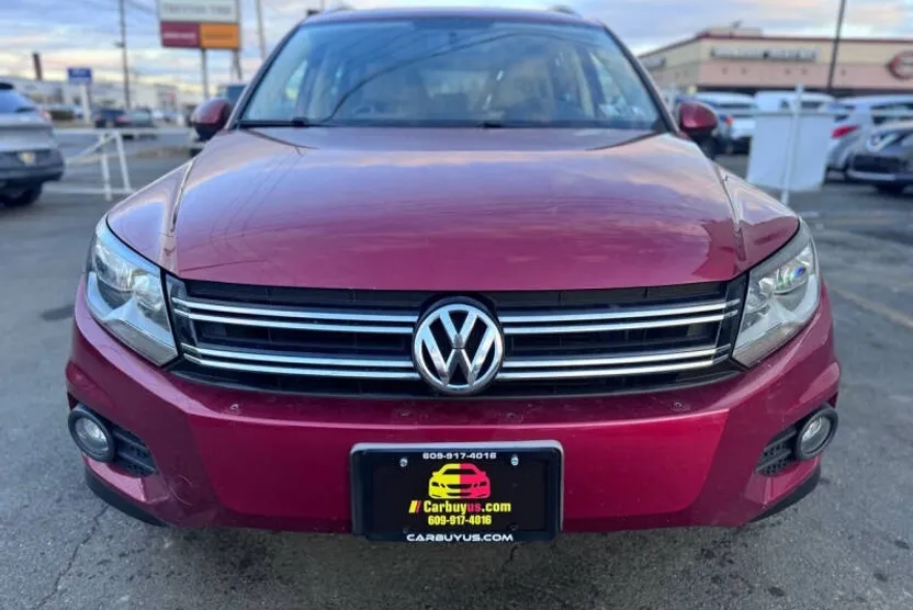 2012 Volkswagen Tiguan SEL photo 1