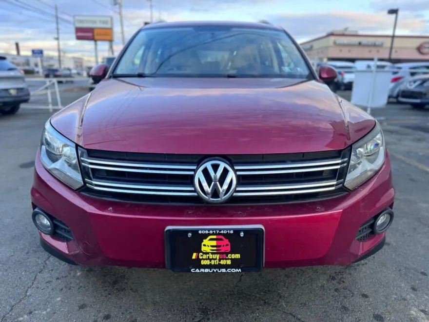 2012 Volkswagen Tiguan SEL photo 1