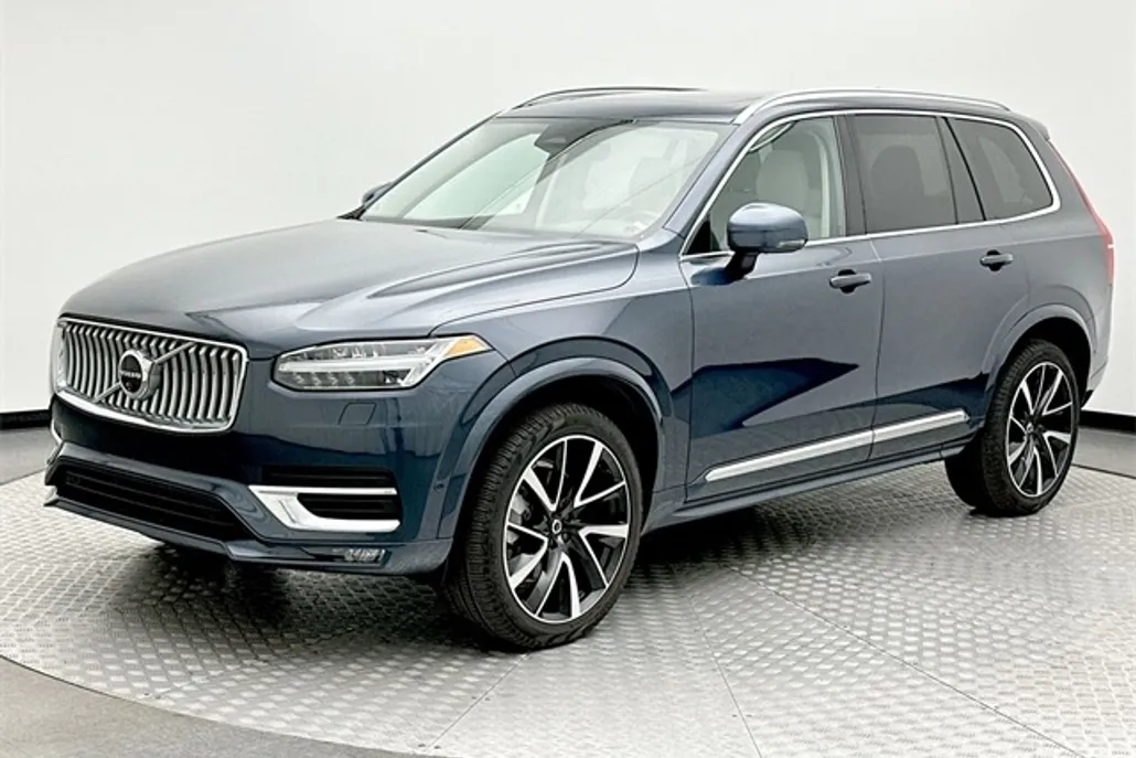 2024 Volvo XC90 AWD Plus photo 1