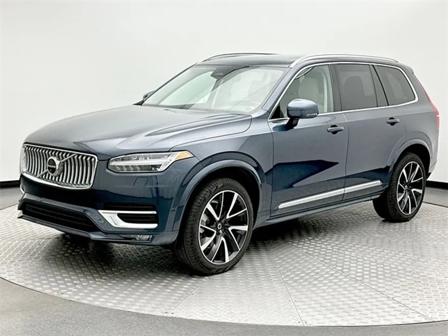 2024 Volvo XC90 AWD Plus photo 1