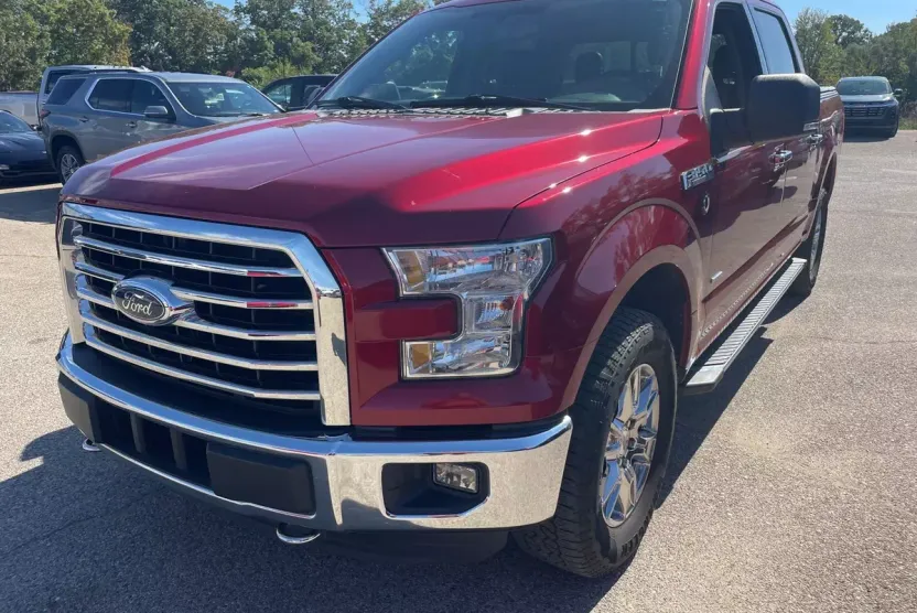 2015 Ford F-150 XLT photo 1