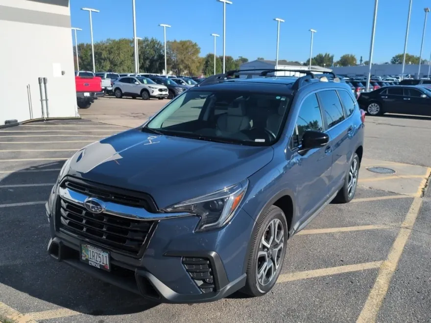 2024 Subaru Ascent Limited photo 1