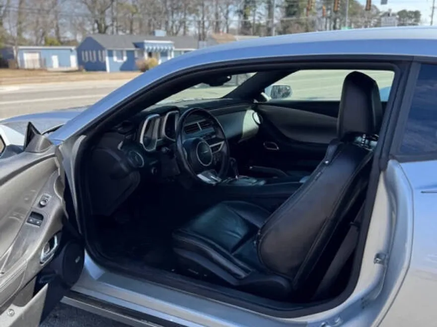 2011 Chevrolet Camaro Coupe 2LT photo 1