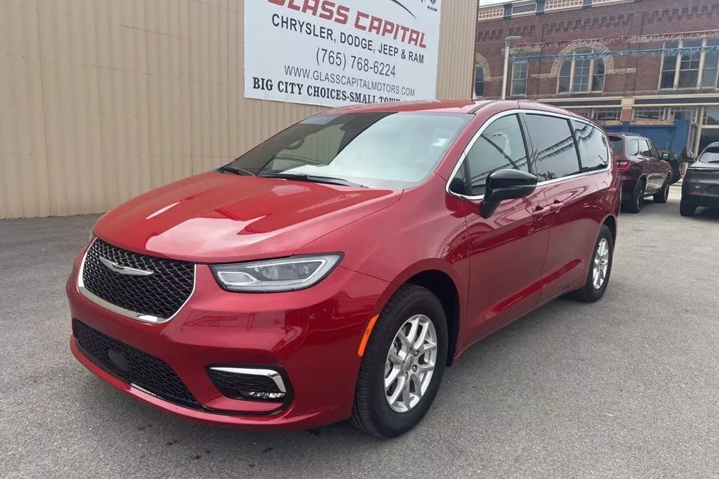 2025 Chrysler Pacifica photo 1
