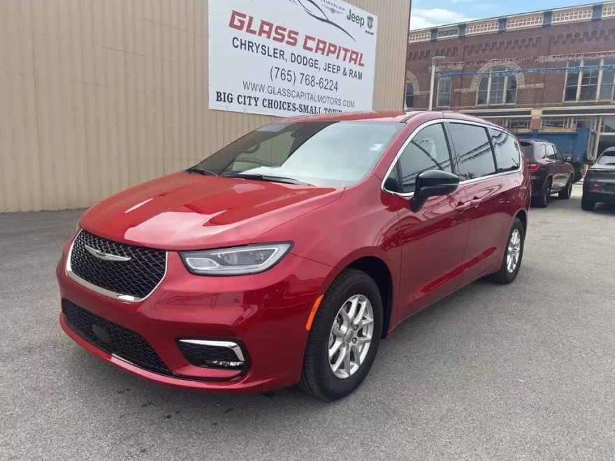 2025 Chrysler Pacifica photo 1