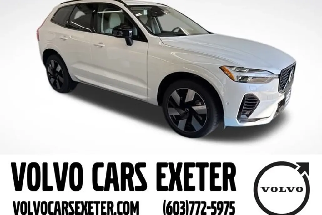 2025 Volvo XC60 T8 Plus photo 1