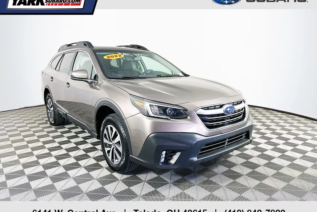 2022 Subaru Outback Premium photo 1
