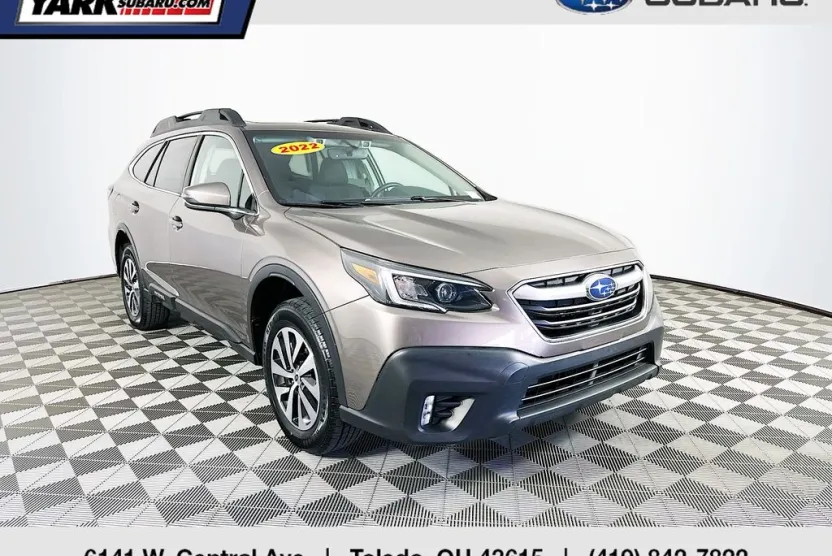2022 Subaru Outback Premium photo 1