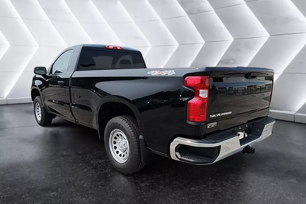 2025 Chevrolet Silverado 1500 photo 1