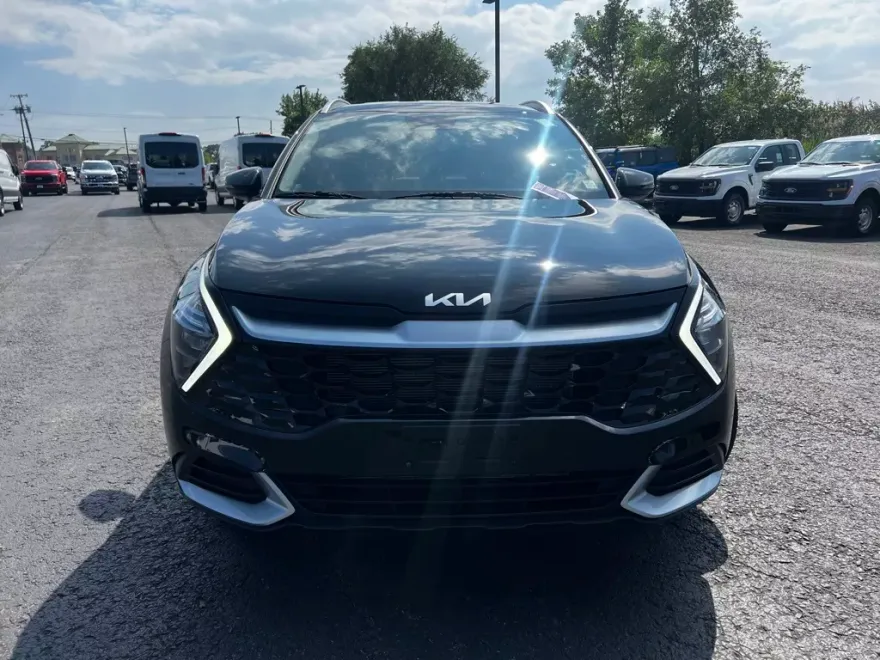 2023 Kia Sportage EX photo 1