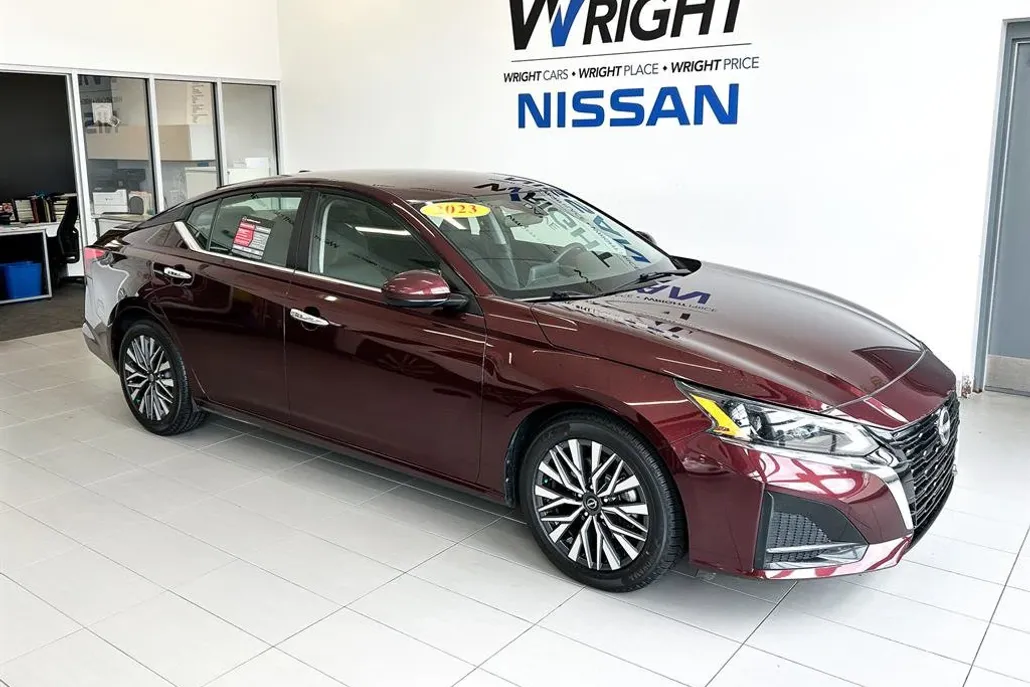 2023 Nissan Altima 2.5 SV photo 1