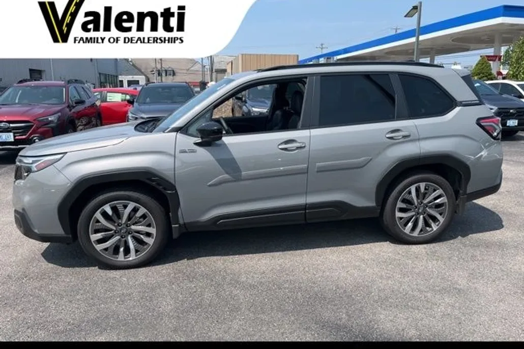2025 Subaru Forester Touring photo 1
