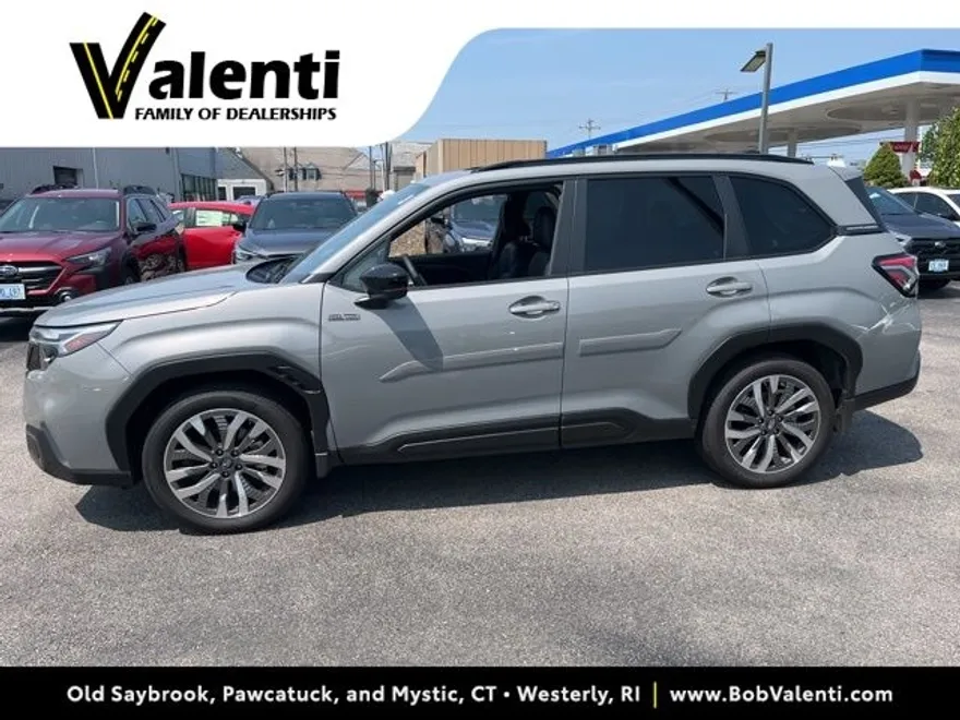 2025 Subaru Forester Touring photo 1