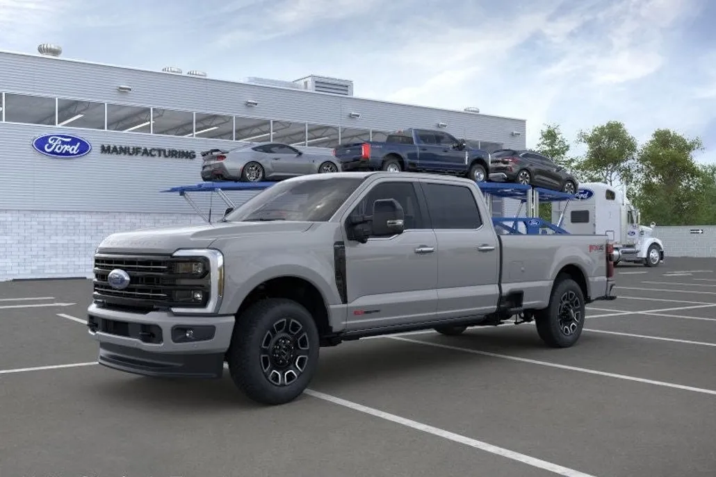 2025 Ford F-350 Platinum photo 1