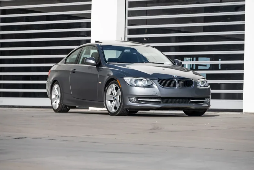 2011 Bmw 328i 3-series photo 1
