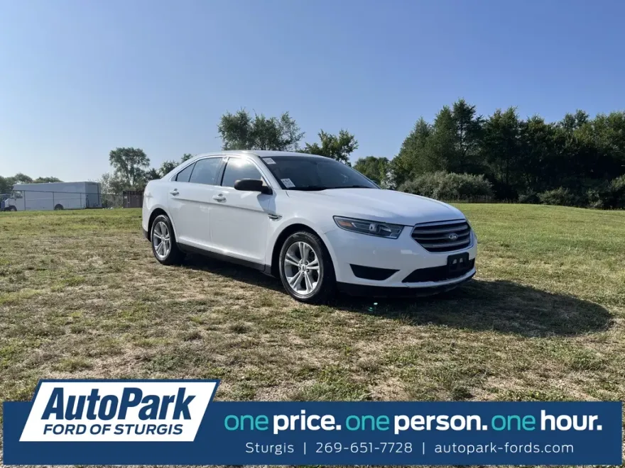 2018 Ford Taurus SE photo 1
