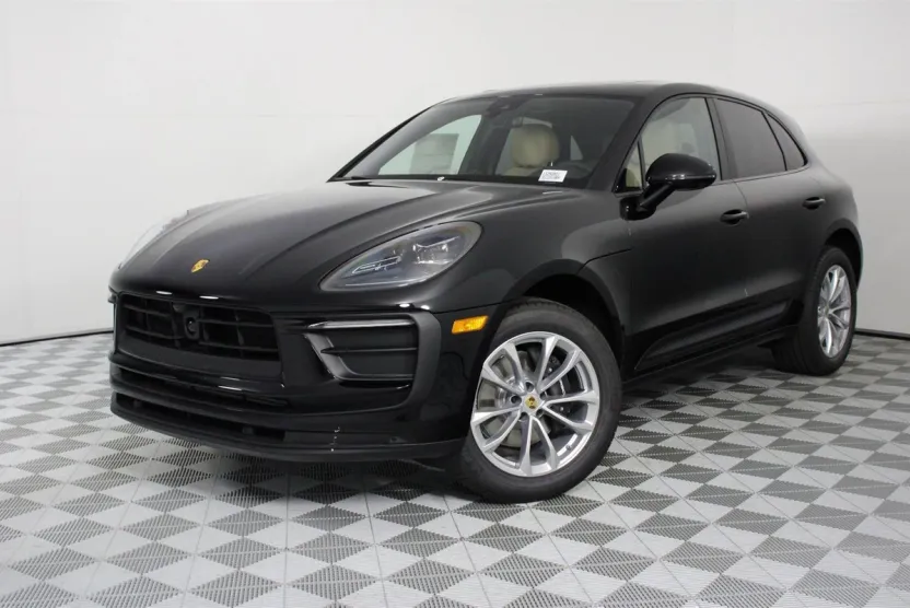2025 Porsche Macan T photo 1