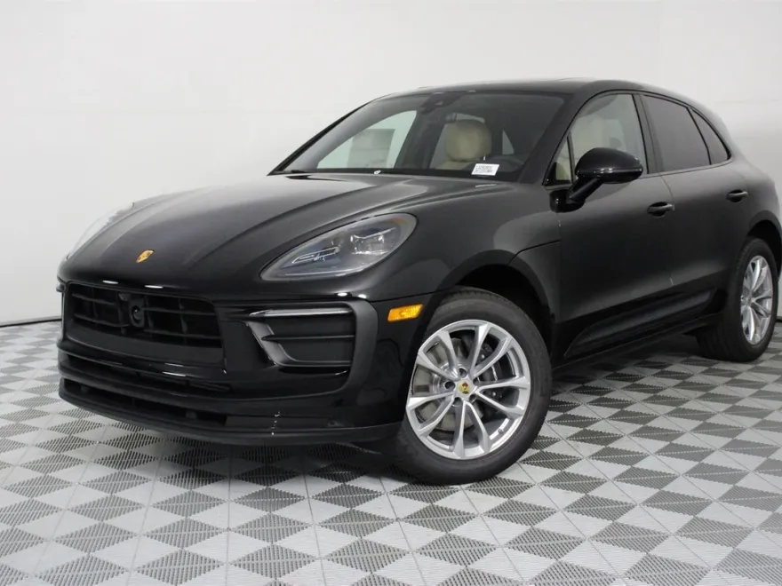 2025 Porsche Macan T photo 1