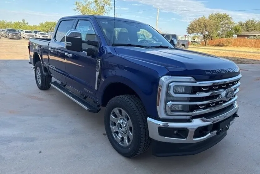 2026 Ford F-250 Lariat photo 1