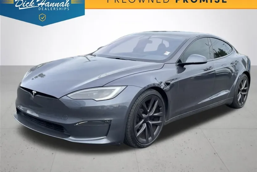 2022 Tesla Model S photo 1