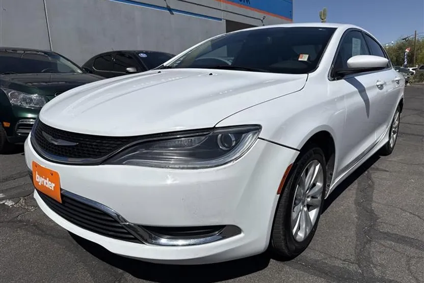 2016 Chrysler 200 Limited photo 1