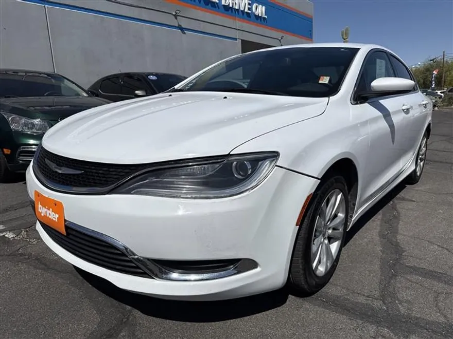 2016 Chrysler 200 Limited photo 1