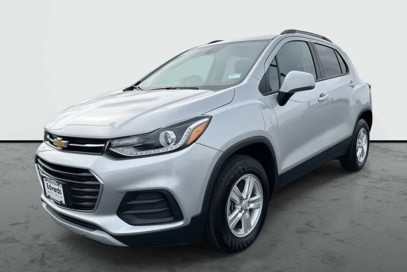 2022 Chevrolet Trax LT photo 1