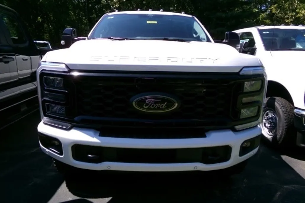 2026 Ford F-250 Lariat Tremor photo 1