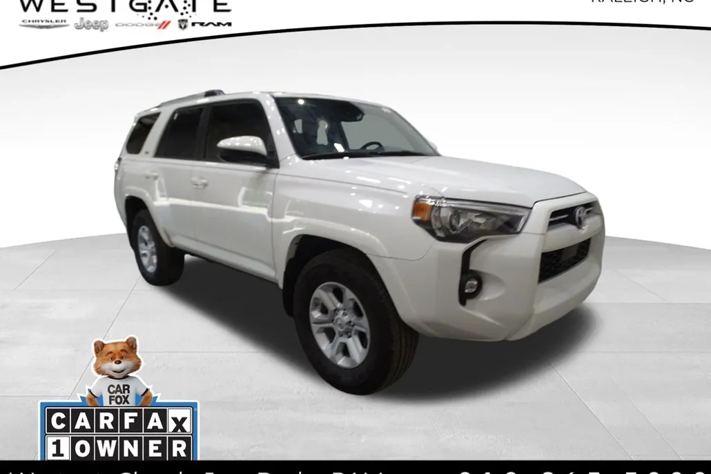 2021 Toyota 4Runner SR5 photo 1