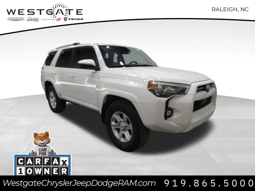 2021 Toyota 4Runner SR5 photo 1