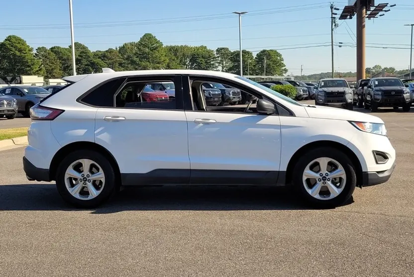 2015 Ford Edge SE photo 1
