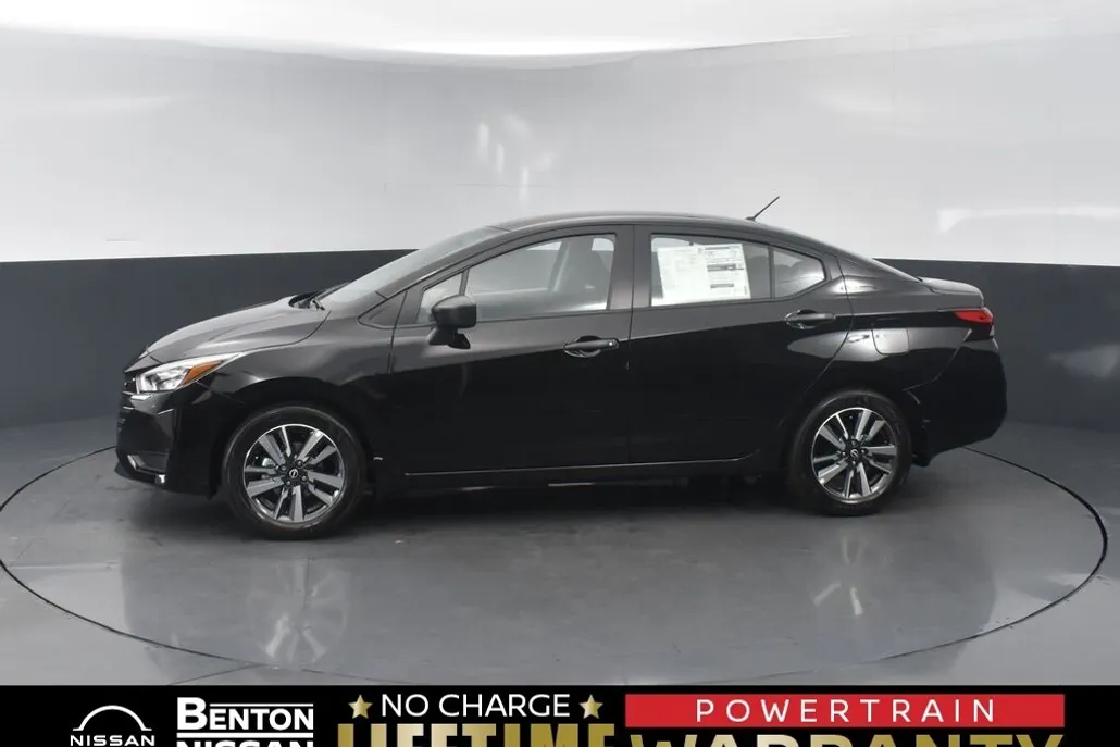 2025 Nissan Versa S photo 1