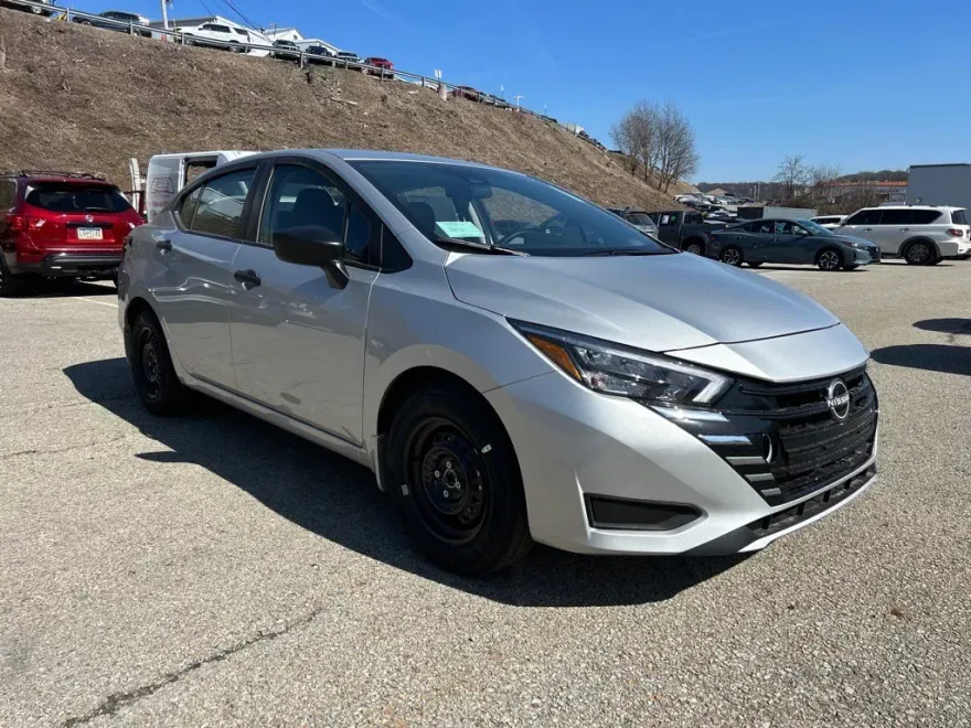 2025 Nissan Versa S photo 1