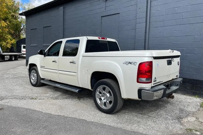 2011 Gmc Sierra 1500 SLT photo 1