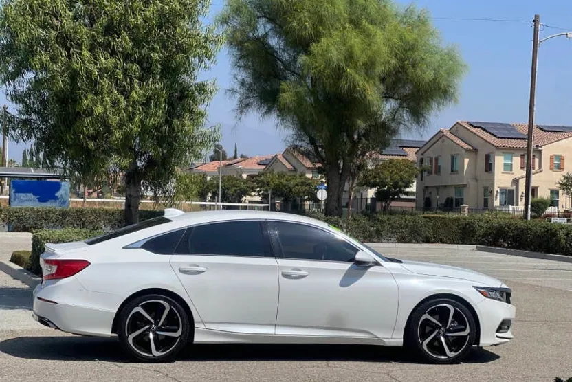 2019 Honda Accord Sport photo 1