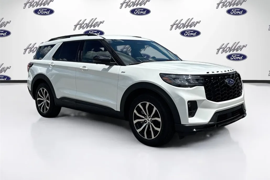 2025 Ford Explorer ST-Line photo 1