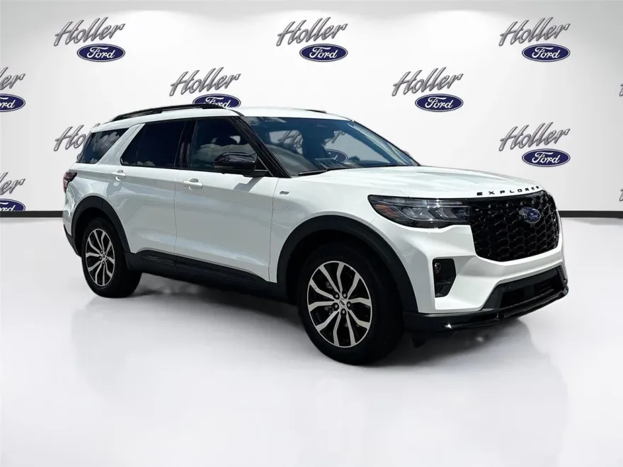 2025 Ford Explorer ST-Line photo 1