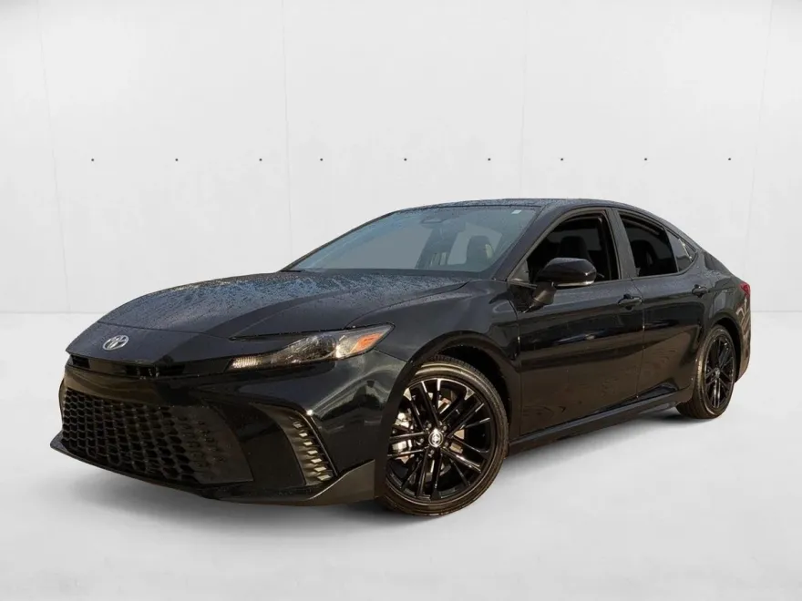 2025 Toyota Camry SE photo 1