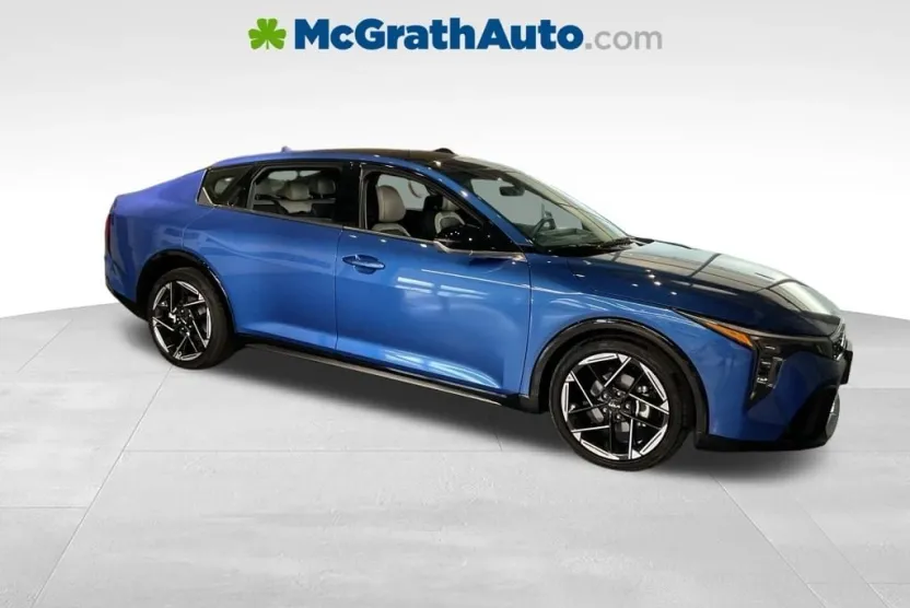 2025 Kia K4 GT-Line photo 1