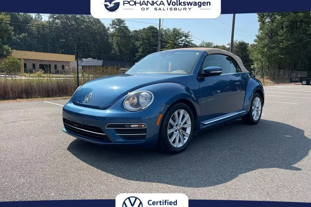 2019 Volkswagen Beetle SE photo 1