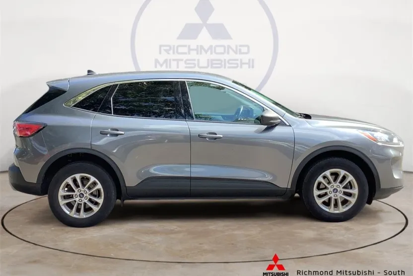 2022 Ford Escape SE photo 1