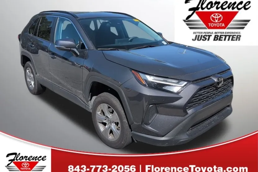 2024 Toyota RAV4 XLE photo 1
