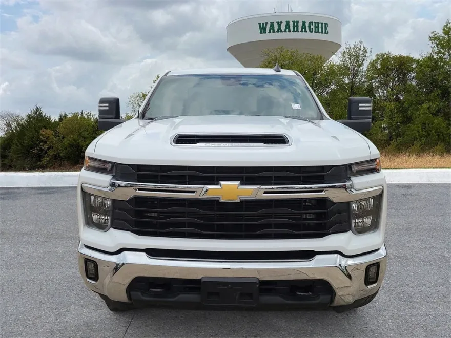 2024 Chevrolet Silverado 2500HD LT photo 1