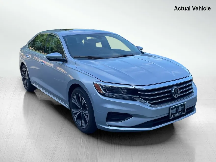 2021 Volkswagen Passat 2.0T SE photo 1
