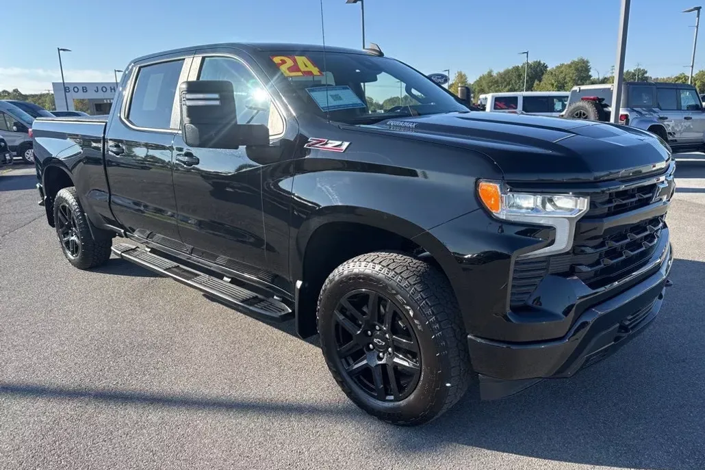 2024 Chevrolet Silverado 1500 RST photo 1